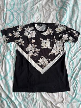 Zara Black Floral Chevron Short Sleeve Top